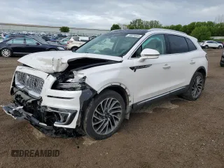 2019 Lincoln Nautilus Reserve z VIN 2LMPJ8L92KBL57413, wystawiony jako Copart lot #56824035 z przebiegiem 62 795 mil mil oraz Czysty tytuł • Clean title. Historia ofert i sprzedaży dostępna na DreamBid. Obrazek 1.