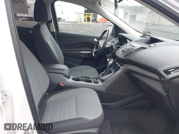 2014 Ford Escape SE with VIN 1FMCU9G9XEUA10122, listed as a IAAI auction lot 42025700 with 108,444 mi miles. Bid and sale history available at carsss.com. Image 5.