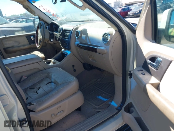 2005 Ford Expedition Limited with VIN 1FMFU20525LA93434, listed as a IAAI auction lot 41787625 with 242,057 mi miles. Bid and sale history available at carsss.com. Image 5.