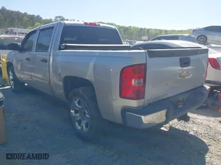 2010 Chevrolet Silverado 1500 LT with VIN 3GCRCSE04AG106550, listed as a IAAI auction lot 41917311 with 319,582 mi miles. Bid and sale history available at carsss.com. Image 3.