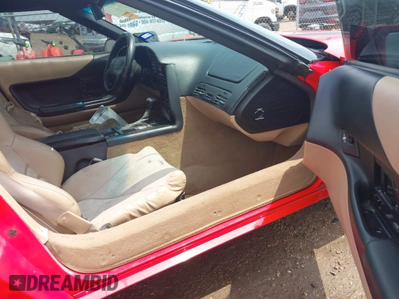 1994 Chevrolet Corvette z VIN 1G1YY32P6R5111992, wystawiony jako IAAI lot #42087310 z przebiegiem 72 086 mil mil oraz . Historia ofert i sprzedaży dostępna na DreamBid. Obrazek 5.