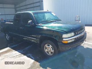 2002 Chevrolet Silverado 1500 LT with VIN 1GCEK19T62E289636, listed as a IAAI auction lot 41726432 with 326,816 mi miles. Bid and sale history available at carsss.com. Image 1.