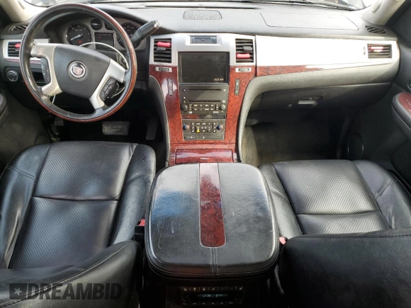 2008 Cadillac Escalade z VIN 1GYFK63818R251958, wystawiony jako Copart lot #60858735 z przebiegiem 253 726 mil mil oraz Czysty tytuł • Clean title. Historia ofert i sprzedaży dostępna na DreamBid. Obrazek 8.