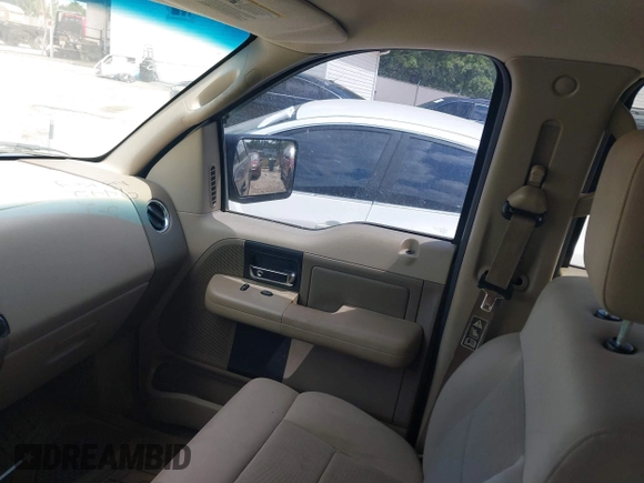 2004 Ford F-150 XLT z VIN 1FTRW12W54KB44828, wystawiony jako IAAI lot #42179442 z przebiegiem 226 441 mil mil oraz . Historia ofert i sprzedaży dostępna na DreamBid. Obrazek 5.