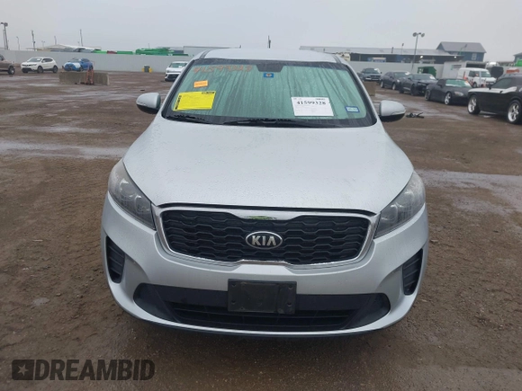 2019 Kia Sorento LX V6 with VIN 5XYPG4A51KG495866, listed as a IAAI auction lot 41599328 with 161,807 mi miles. Bid and sale history available at carsss.com. Image 13.