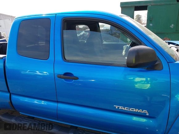 2011 Toyota Tacoma with VIN 5TFUU4EN1BX016557, listed as a IAAI auction lot 41836775 with 123,879 mi miles. Bid and sale history available at carsss.com. Image 13.