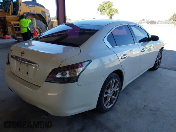 2014 Nissan Maxima SV z VIN 1N4AA5AP5EC482907, wystawiony jako IAAI lot #41885801 z przebiegiem 186 364 mil mil oraz . Historia ofert i sprzedaży dostępna na DreamBid. Obrazek 4.