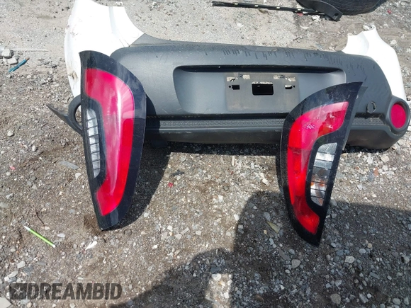 2016 Kia Soul z VIN KNDJN2A23G7362505, wystawiony jako IAAI lot #42280947 z przebiegiem 126 029 mil mil oraz . Historia ofert i sprzedaży dostępna na DreamBid. Obrazek 12.