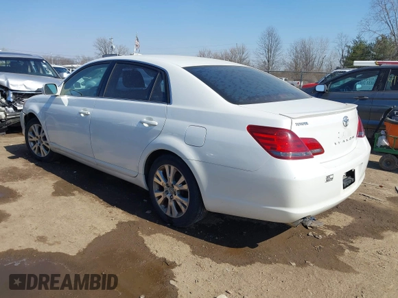 2008 Toyota Avalon XL with VIN 4T1BK36B08U274604, listed as a IAAI auction lot 41768642 with 180,335 mi miles. Bid and sale history available at carsss.com. Image 3.