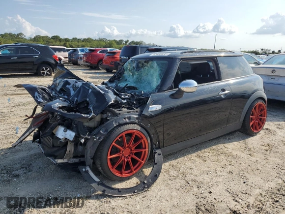 2016 MINI Hardtop S with VIN WMWXP7C58G3B49310, listed as a Copart auction lot 52460835 with 11,209 mi miles and Salvage Title. Bid and sale history available at DreamBid. Image 1.