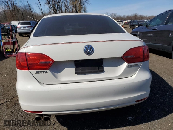 2011 Volkswagen Jetta SEL with VIN 3VWLZ7AJXBM359419, listed as a Copart auction lot 48598535 with 133,606 mi miles and Salvage title. Bid and sale history available at DreamBid. Image 6.