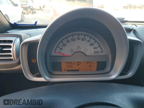 2009 Smart fortwo Passion z VIN WMEEK31X19K281791, wystawiony jako Copart lot #81420034 z przebiegiem 72 965 mil mil oraz Szkoda całkowita • Salvage title. Historia ofert i sprzedaży dostępna na DreamBid. Obrazek 9.