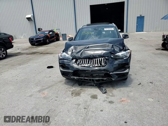 2021 BMW X1 sDrive28i z VIN WBXJG7C05M5U10504, wystawiony jako Copart lot #58708935 z przebiegiem 25 180 mil mil oraz Nie do naprawy • Non repairable. Historia ofert i sprzedaży dostępna na DreamBid. Obrazek 14.
