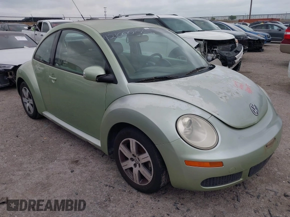 2006 Volkswagen New Beetle Coupe with VIN 3VWPW31CX6M416079, listed as a IAAI auction lot 42100000 with 108,268 mi miles. Bid and sale history available at carsss.com. Image 6.