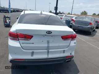 2018 Kia Optima LX z VIN 5XXGT4L32JG213616, wystawiony jako IAAI lot #42408629 z przebiegiem 130 163 mil mil oraz . Historia ofert i sprzedaży dostępna na DreamBid. Obrazek 16.