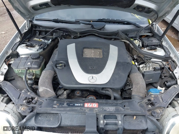 2007 Mercedes-Benz CLK-Class 3.5L with VIN WDBTK56F57F207294, listed as a IAAI auction lot 42128925 with 122,162 mi miles. Bid and sale history available at carsss.com. Image 10.
