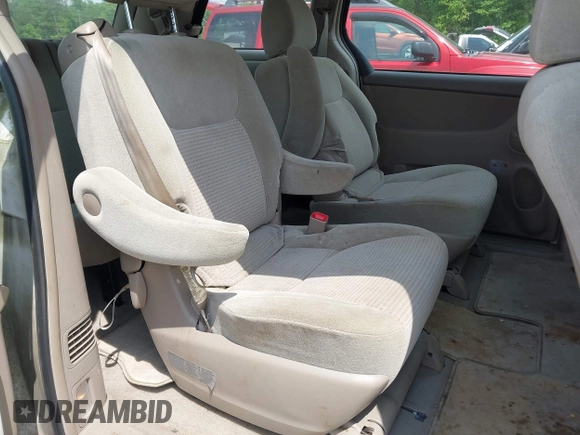 2010 Toyota Sienna CE with VIN 5TDKK4CC7AS340678, listed as a IAAI auction lot 42117080 with 202,894 mi miles. Bid and sale history available at carsss.com. Image 8.