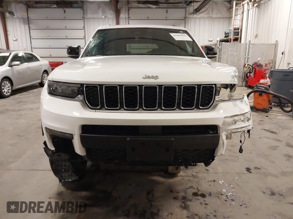 2024 Jeep Grand Cherokee Limited with VIN 1C4RJKBG1R8563129, listed as a IAAI auction lot 42289044 with 29,655 mi miles and . Bid and sale history available at DreamBid. Image 13.