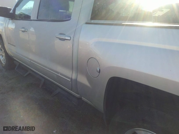 2015 Chevrolet Silverado 1500 LT with VIN 3GCUKREC7FG138643, listed as a IAAI auction lot 41582933 with 112,771 mi miles. Bid and sale history available at carsss.com. Image 6.