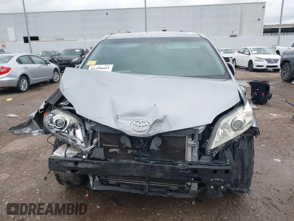 2017 Toyota Sienna XLE Auto Access Seat with VIN 5TDYZ3DC8HS789165, listed as a IAAI auction lot 41290603 with 57,682 mi miles and . Bid and sale history available at DreamBid. Image 12.
