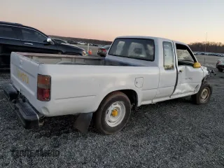 1990 Toyota 2WD Pickups DX with VIN JT4RN93P1L5021226, listed as a Copart auction lot 41758625 with 305,926 mi miles and Salvage Title. Bid and sale history available at carsss.com. Image 3.