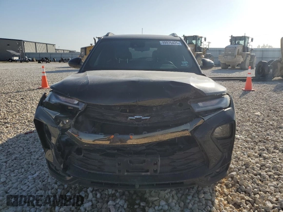 2022 Chevrolet TrailBlazer RS with VIN KL79MTSL7NB035695, listed as a Copart auction lot 49976425 with 83,923 mi miles and Salvage Title. Bid and sale history available at DreamBid. Image 5.