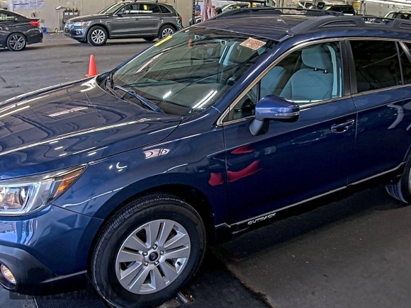 2020 Ford Escape SE with VIN 1FMCU9G60LUC47298, listed as a IAAI auction lot 42573178 with 68,095 mi miles and . Bid and sale history available at DreamBid. Image 17.