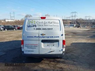 2015 Chevrolet City Express Cargo LS z VIN 3N63M0YN8FK721635, wystawiony jako IAAI lot #41419865 z przebiegiem 106 436 mil mil oraz . Historia ofert i sprzedaży dostępna na DreamBid. Obrazek 17.