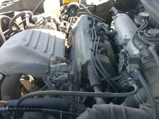 2000 Toyota Camry LE z VIN 4T1BG22K5YU696210, wystawiony jako IAAI lot #43334361 z przebiegiem 154 664 mil mil oraz . Historia ofert i sprzedaży dostępna na DreamBid. Obrazek 21.