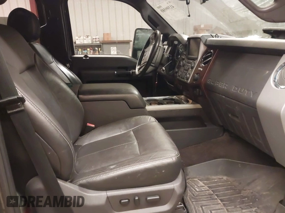 2015 Ford Super Duty F-250 SRW Lariat with VIN 1FT7W2B67FEA92133, listed as a IAAI auction lot 41399580 with 123,051 mi miles. Bid and sale history available at carsss.com. Image 5.