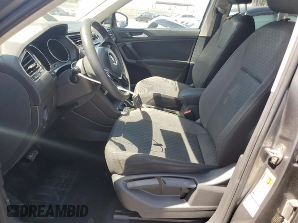 2020 Volkswagen Tiguan S z VIN 3VV1B7AX8LM053566, wystawiony jako Copart lot #53362515 z przebiegiem 87 450 mil mil oraz Szkoda całkowita • Salvage title. Historia ofert i sprzedaży dostępna na DreamBid. Obrazek 7.