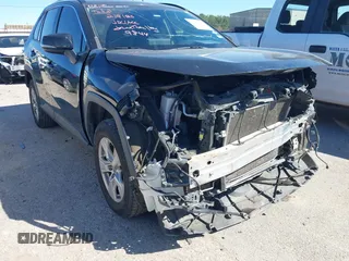 2019 Toyota RAV4 XLE with VIN JTMW1RFV4KD009844, listed as a IAAI auction lot 41688092 with 86,241 mi miles. Bid and sale history available at carsss.com. Image 17.