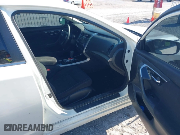 2014 Nissan Altima 2.5 with VIN 1N4AL3AP5EC418865, listed as a IAAI auction lot 41693976 with 117,934 mi miles. Bid and sale history available at carsss.com. Image 5.