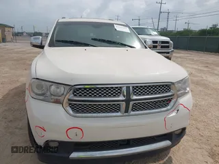2011 Dodge Durango Citadel z VIN 1D4SD5GTXBC663963, wystawiony jako IAAI lot #42163491 z przebiegiem 188 277 mil mil oraz . Historia ofert i sprzedaży dostępna na DreamBid. Obrazek 12.