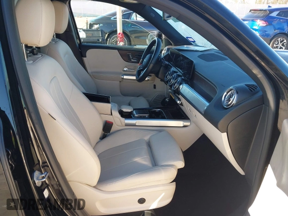 2023 Mercedes-Benz GLB 250 z VIN W1N4M4GB7PW265227, wystawiony jako IAAI lot #41863342 z przebiegiem 31 452 mil mil oraz . Historia ofert i sprzedaży dostępna na DreamBid. Obrazek 5.