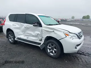 2011 Lexus GX 460 z VIN JTJBM7FX0B5028569, wystawiony jako IAAI lot #42177369 z przebiegiem 223 024 mil mil oraz . Historia ofert i sprzedaży dostępna na DreamBid. Obrazek 1.