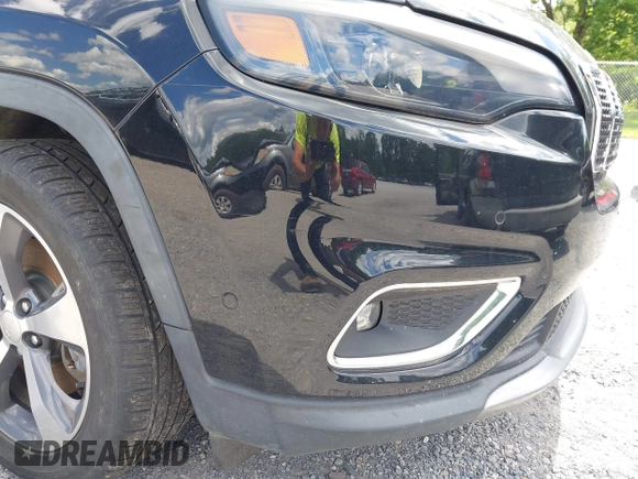 2019 Jeep Cherokee Limited z VIN 1C4PJLDNXKD128289, wystawiony jako IAAI lot #42335271 z przebiegiem 77 523 mil mil oraz . Historia ofert i sprzedaży dostępna na DreamBid. Obrazek 20.