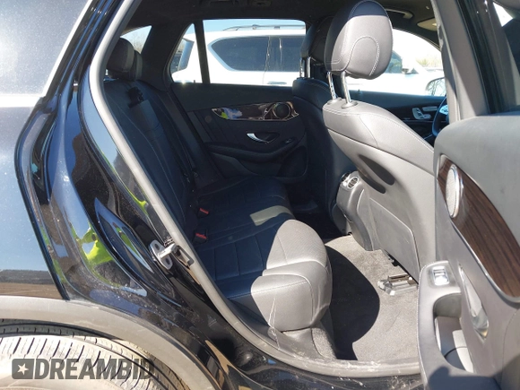 2021 Mercedes-Benz GLC 300 z VIN W1N0G8EB3MV307247, wystawiony jako IAAI lot #41654535 z przebiegiem 31 292 mil mil oraz . Historia ofert i sprzedaży dostępna na DreamBid. Obrazek 8.