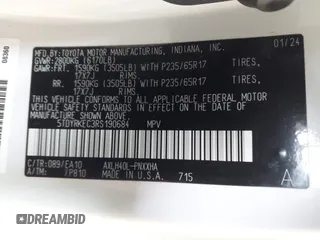 2024 Toyota Sienna XLE z VIN 5TDYRKEC3RS190684, wystawiony jako IAAI lot #41853725 z przebiegiem 58 343 mil mil oraz . Historia ofert i sprzedaży dostępna na DreamBid. Obrazek 9.
