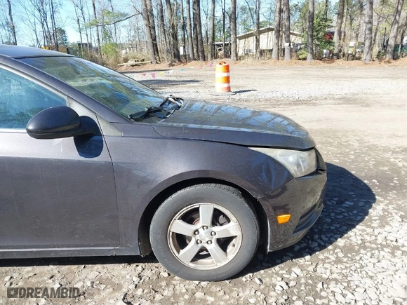 2014 Chevrolet Cruze 1LT with VIN 1G1PC5SB3E7238613, listed as a IAAI auction lot 41842648 with 147,238 mi miles. Bid and sale history available at carsss.com. Image 17.