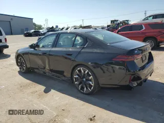 2024 BMW i5 M60 z VIN WBY43FK09RCR58587, wystawiony jako Copart lot #67396684 z przebiegiem 387 mil mil oraz Szkody całkowita. Historia ofert i sprzedaży dostępna na DreamBid. Obrazek 2.