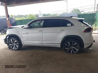 2024 Volkswagen Atlas SEL Premium R-Line with VIN 1V2FE2CA5RC229408, listed as a IAAI auction lot 39587804 with 341 mi miles and . Bid and sale history available at DreamBid. Image 14.