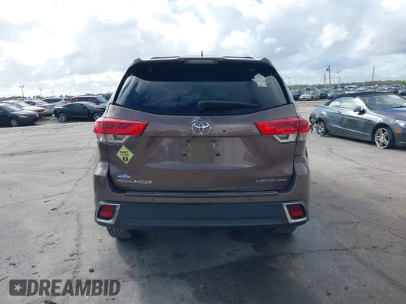 2018 Toyota Highlander Limited с VIN 5TDDZRFH7JS492422, выставлен на аукционе IAAI как лот 41125631 с пробегом 112 045 миль миль и . История ставок и продаж доступна на DreamBid. Изображение 16.