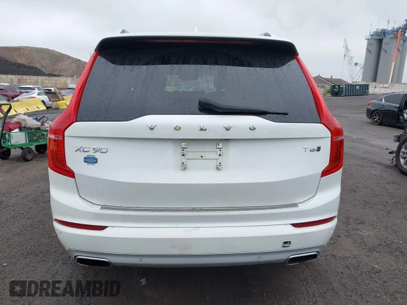 2018 Volvo XC90 Momentum с VIN YV4A22PK8J1213045, выставлен на аукционе IAAI как лот 42437065 с пробегом 78 262 миль миль и . История ставок и продаж доступна на DreamBid. Изображение 16.
