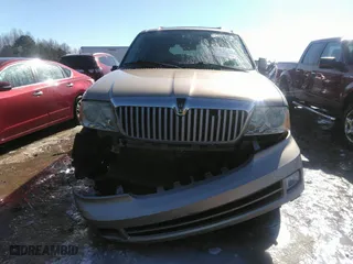 2005 Lincoln Navigator Luxury with VIN 5LMFU27505LJ13912, listed as a IAAI auction lot 41539095 with 1 mi miles. Bid and sale history available at carsss.com. Image 11.