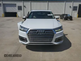 2017 Audi Q7 Premium Plus with VIN WA1LAAF72HD031527, listed as a Copart auction lot 58377985 with 105,541 mi miles and Salvage title. Bid and sale history available at DreamBid. Image 5.