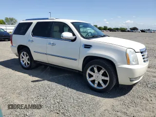 2007 Cadillac Escalade z VIN 1GYEC63827R397535, wystawiony jako Copart lot #51983615 z przebiegiem 148 736 mil mil oraz Szkoda całkowita • Salvage title. Historia ofert i sprzedaży dostępna na DreamBid. Obrazek 4.