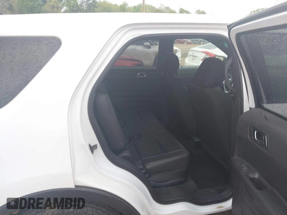 2013 Ford Police Interceptor Utility z VIN 1FM5K8AR1DGC25662, wystawiony jako IAAI lot #41964737 z przebiegiem 119 960 mil mil oraz . Historia ofert i sprzedaży dostępna na DreamBid. Obrazek 8.