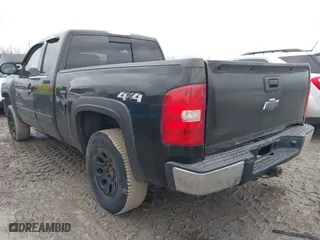 2007 Chevrolet Silverado 1500 LT w/1LT with VIN 1GCEK19J57Z513641, listed as a IAAI auction lot 41121044 with 225,809 mi miles. Bid and sale history available at carsss.com. Image 3.