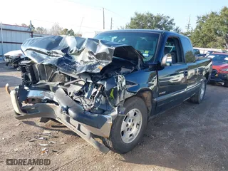 1999 Chevrolet Silverado 1500 LS with VIN 2GCEC19W1X1163328, listed as a IAAI auction lot 41196280 with 342,184 mi miles. Bid and sale history available at carsss.com. Image 2.